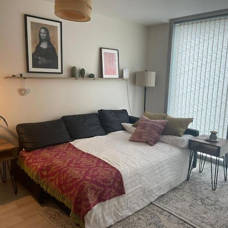 Modern Apartment Located In Cmk Restaurant Quarter Milton Keynes Luaran gambar