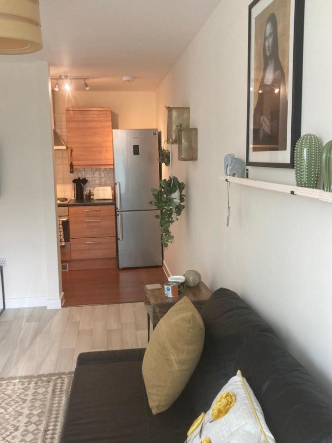 Modern Apartment Located In Cmk Restaurant Quarter Milton Keynes Luaran gambar